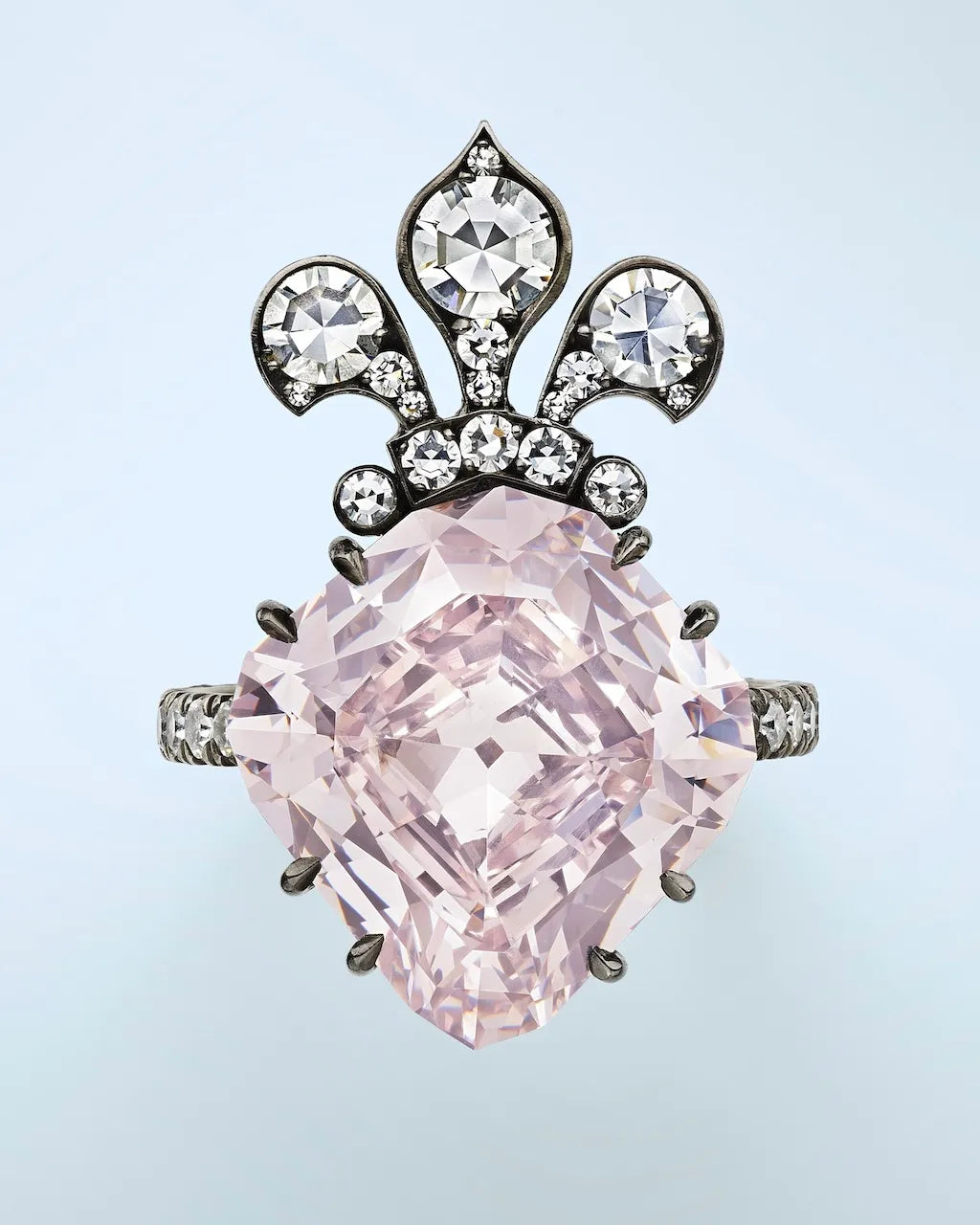 Marie‑Thérèse Pink: How a 10‑carat Purple‑Pink Diamond with Royal Roots Broke Auction Records at Christie’s
