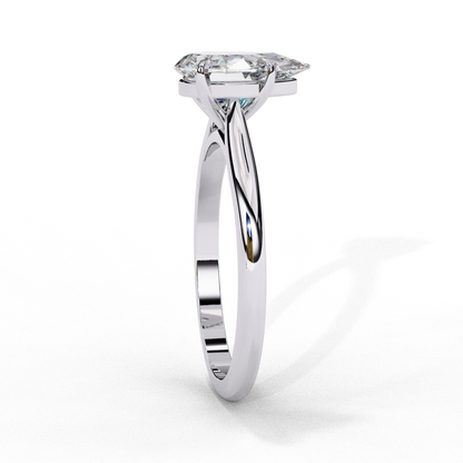 Pearlit – Pear Cut Lab Diamond Solitaire Ring in 14K Gold