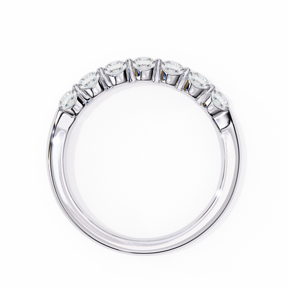 Solé Trace – Round Lab Diamond Curved Accent Band