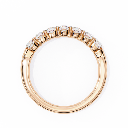 Solé Trace – Round Lab Diamond Curved Accent Band