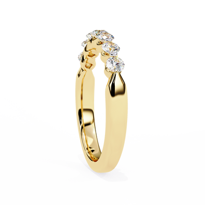 Solé Trace – Round Lab Diamond Curved Accent Band