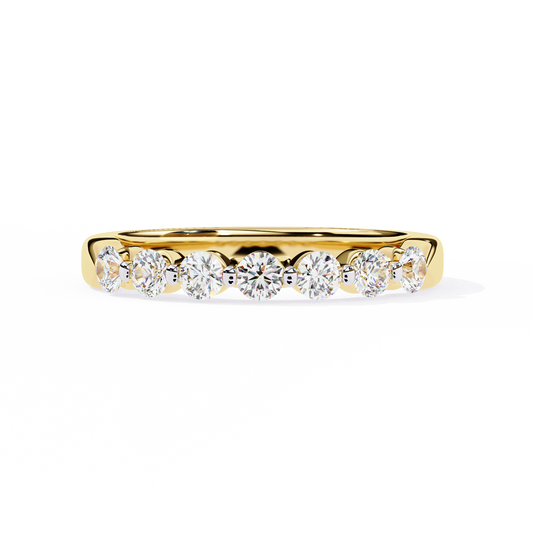 Solé Trace – Round Lab Diamond Curved Accent Band