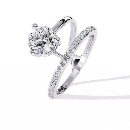 Luna Crown – Solitaire Diamond Ring with Pavé Halo Shank in 14K Gold