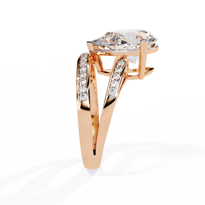 Sculpted Solité – Pear Lab Diamond Split Shank Ring in 14K Gold