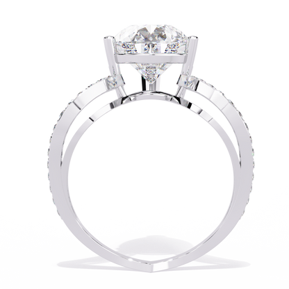 Pear Crest – Grand Pear Lab Diamond Ring with Pavé Shoulders in 14K Gold