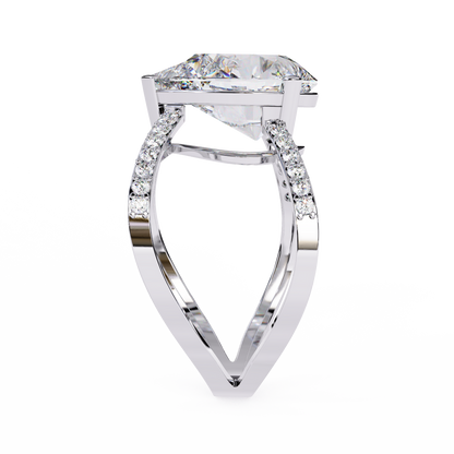 Infinite Grace – Lab Diamond Pear Ring with Split Criss-Cross Shank in 14K Gold