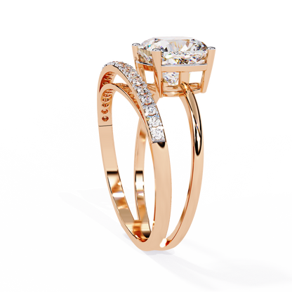 Cushion Curve – Diamond Split Shank Solitaire Ring in 14K Gold