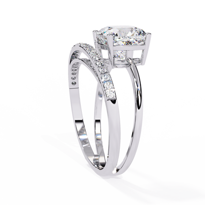 Cushion Curve – Diamond Split Shank Solitaire Ring in 14K Gold