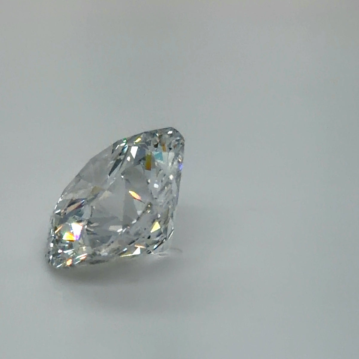 10.33 Carat Round Cut Lab Grown Diamond – F VS2, Ideal Cut | IGI