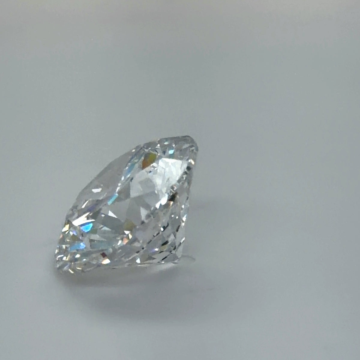 10.60 Carat Round Cut Lab Grown Diamond – E VS1, Ideal Cut | IGI