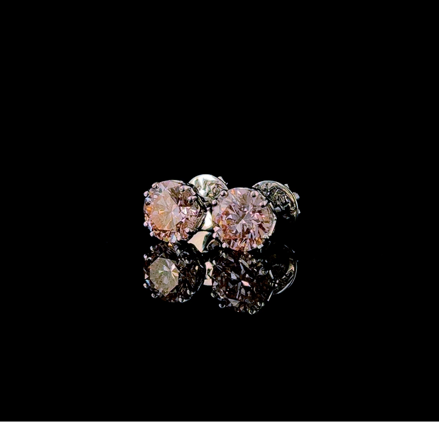 Pink Round Diamond Stud Earrings in 14K Gold – Classic Solitaire