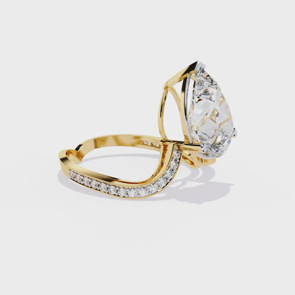 Pear Crest – Grand Pear Lab Diamond Ring with Pavé Shoulders in 14K Gold