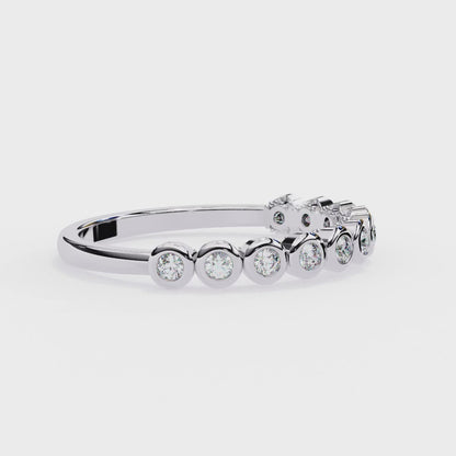 Horizon Gleam – Round Lab Diamond Chevron Band